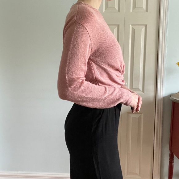 Women's Top: H&M Pink Cropped Knit Sweater With Knot Detail - Picture 3 of 10